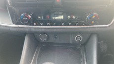 Nissan Qashqai 1.3 DiG-T MH N-Connecta 5dr Petrol Hatchback